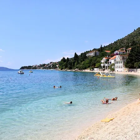 Apartment 6820c Gradac (Split-Dalmatia)