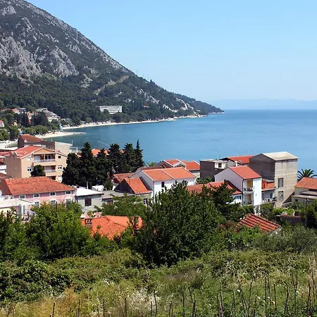 6820c Apartment Gradac (Split-Dalmatia)