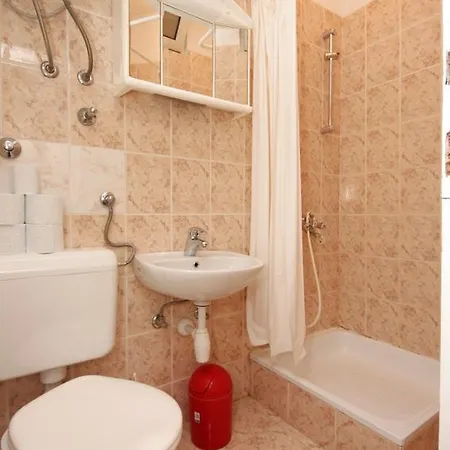 6820c Apartment *
